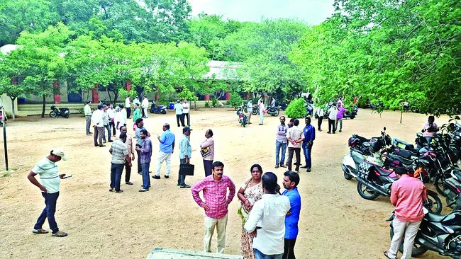 పనిచేసినా పనిష్మెంట్!