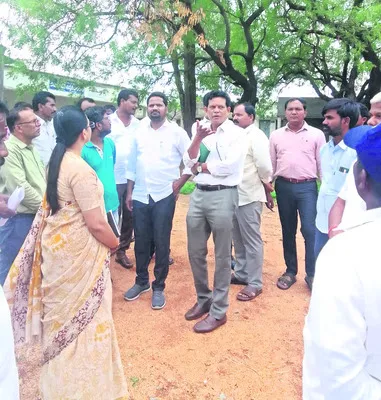 ప్రభుత్వ పాఠశాలలను బలోపేతం చేద్దాం