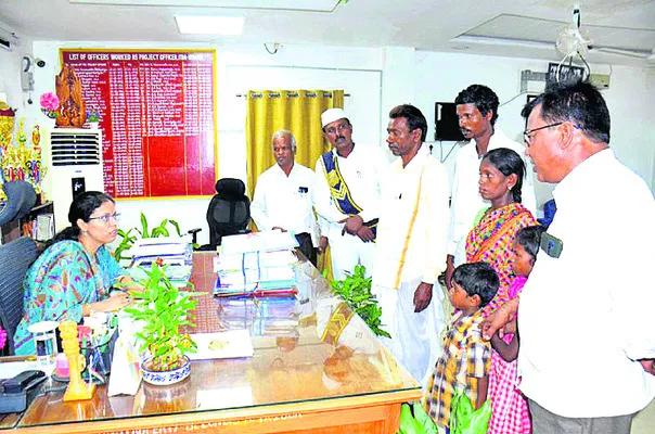 అర్జీలు సత్వరం పరిష్కరించాలి