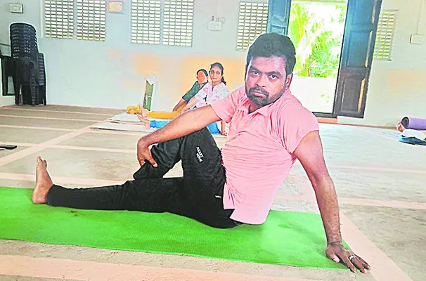 యోగాంధ్ర కార్యక్రమంలో ప్రతి ఒక్కరూ పాల్గొనాలి