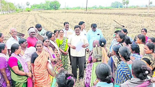ఉపాధి హామీని నిర్వీర్యం చేస్తున్న కేంద్రం
