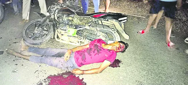 యువకుడిని బలిగొన్న లారీ