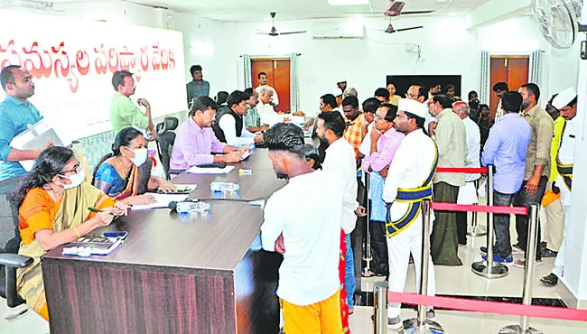 అర్జీల పరిష్కారంపై ప్రత్యేక శ్రద్ధ తీసుకోవాలి