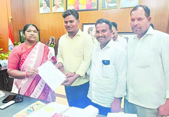 స్థానిక ఎన్నికల్లో పోటీ చేసేందుకు అవకాశం కల్పించాలి