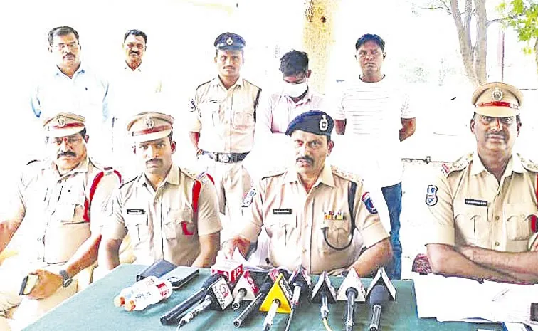 Collectors Signature Forgery Warangal Municipal Employee Arrested For Committing Fraud In The Name Of Jobs