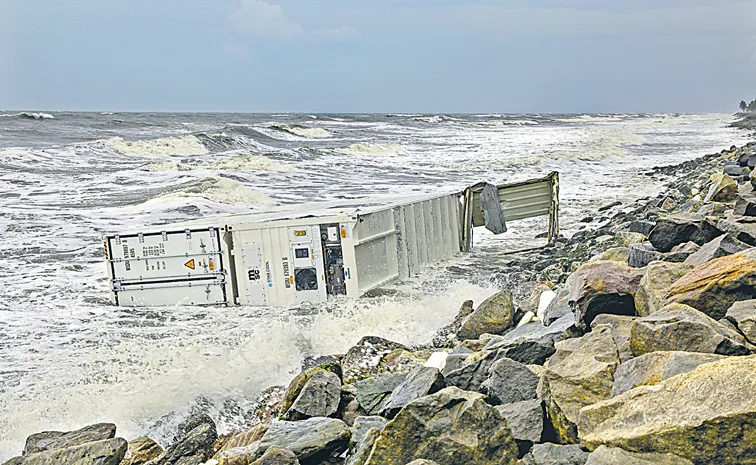 Containers from capsized ship drift to Kerala coast