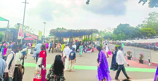 రత్నగిరిపై పడకేసిన రక్షణ 
