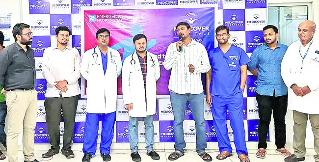 ప్రాణం పోస్తున్న ఎమర్జెన్సీ వైద్యులు