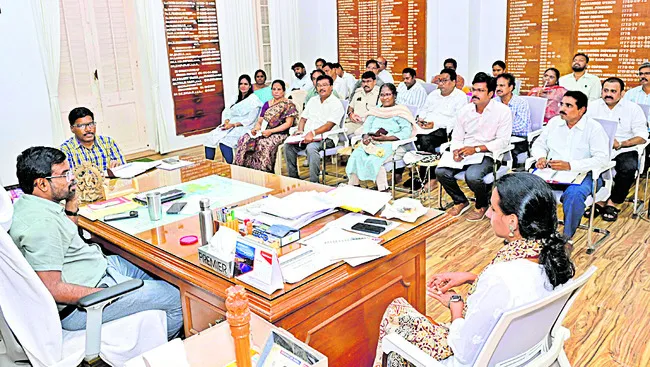 యోగాంధ్రకు కట్టుదిట్టంగా ఏర్పాట్లు 