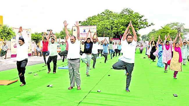 ● సమీక్షలో ఆదేశించిన జిల్లా కలెక్టర్ ● యోగా స్ట్రీట్ల