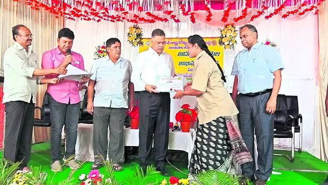 ఆర్టీసీని లాభాల్లోకి తీసుకురావాలి 