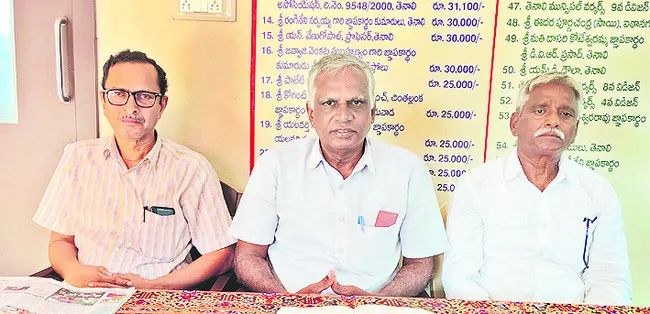 చట్టవిరుద్ధంగా వ్యవహరించిన పోలీసులు