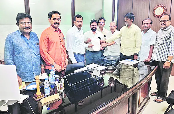 నెల రోజుల్లో కొత్త అక్రిడిటేషన్లు 