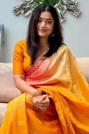 Vijay Deverakonda click Rashmika Mandanna saree pics at His House2