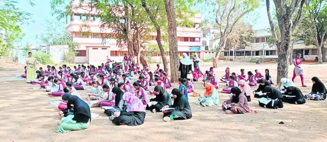 పేద విద్యార్థులకు కార్పొరేట్ విద్య