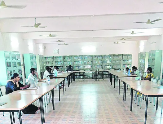 కొలువుల సోపానం..గ్రంథాలయం