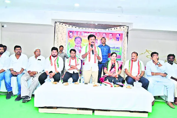 కార్యకర్తలు క్రియాశీలకంగా పనిచేయాలి