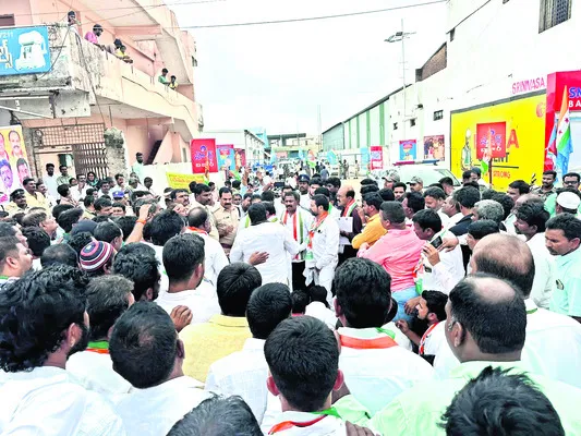 బాన్సువాడ కాంగ్రెస్‌లో భగ్గుమన్న వర్గ పోరు