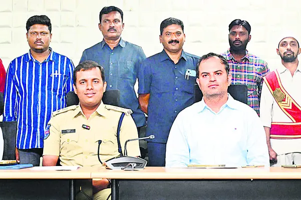 సమన్వయంతో పుష్కరాలు విజయవంతం