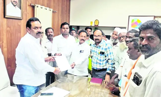 జిల్లాను యూనిట్గా తీసుకొని పరిహారం చెల్లించాలి
