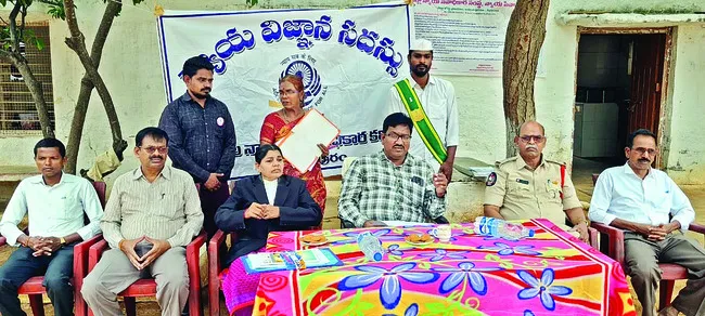 మార్పుతోనే కుటుంబాలు బాగుపడతాయి