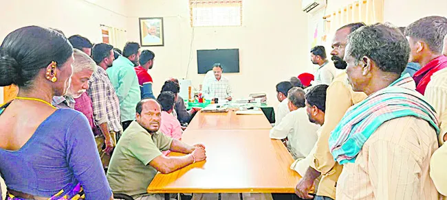 పరిహారం.. పరిహాసం