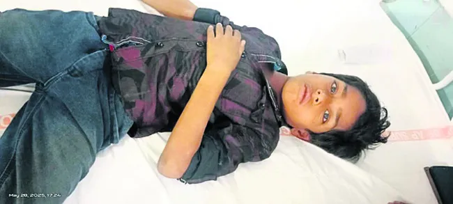 పాముకాటుతో ఇద్దరికి అస్వస్థత