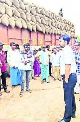 ధాన్యం రైతులు అధైర్యపడొద్దు