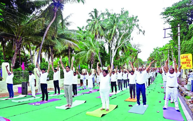యోగాతోనే శారీరక, మానసిక ఆరోగ్యం 