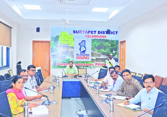 ఇందిరమ్మ ఇళ్లు పూర్తయ్యేలా చూడాలి