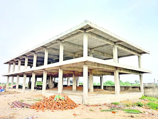 సంఘం స్థలం స్వాహాకు యత్నం?