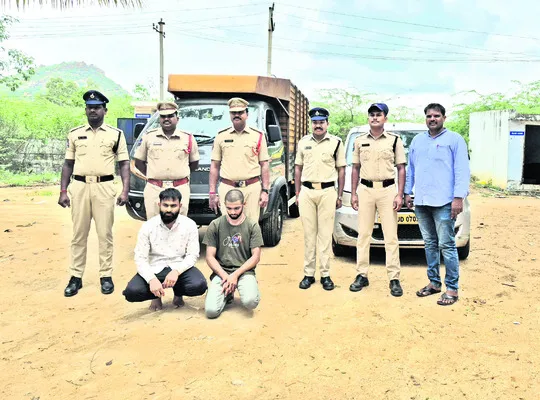 పశువుల చోరీ కేసును ఛేదించిన పోలీసులు