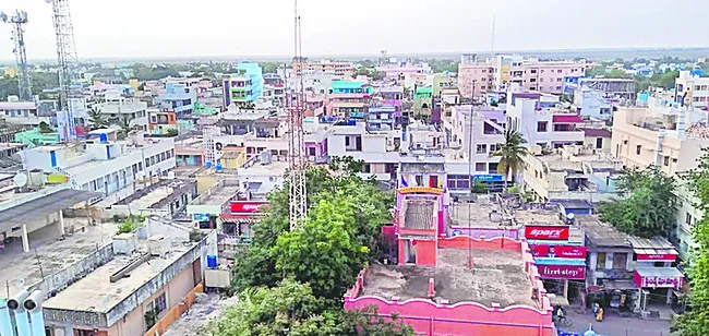 ● క్రికెట్ బెట్టింగ్ స్వైర విహారం ● అప్పుల ఊబిలో పేదల