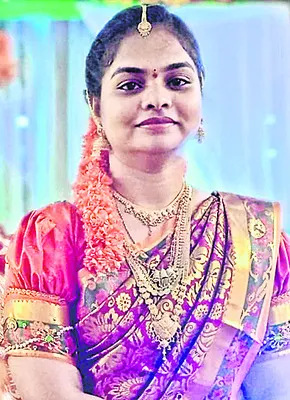 విద్యుత్‌ తీగకు కేబుల్‌ వైరు తగిలి సాఫ్ట్‌వేర్‌ ఉద్యోగి