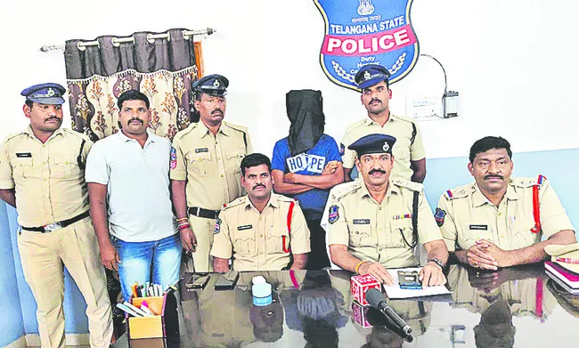 రద్దీ ప్రదేశాలే లక్ష్యం