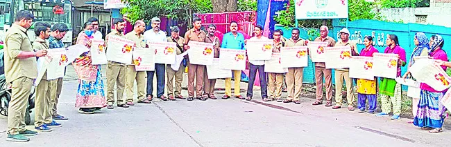 సమస్యలు పరిష్కరించకుంటే సమ్మె