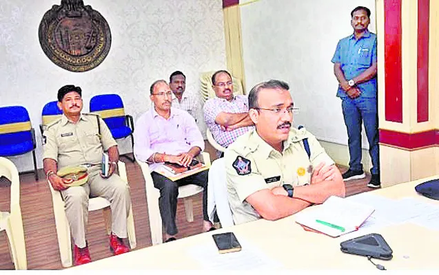 మహిళల సంరక్షణపై డేగకన్ను