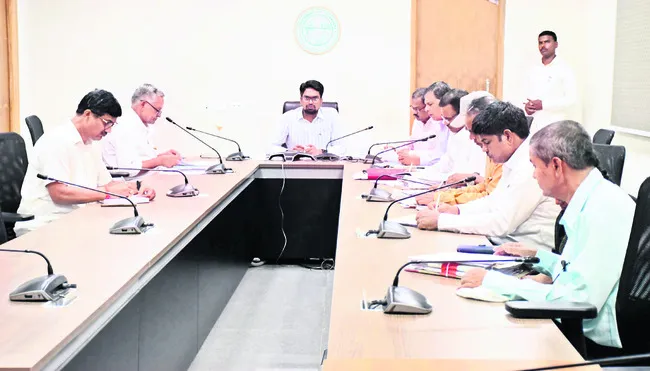 భూ భారతితో సమస్యల పరిష్కారానికి కృషి