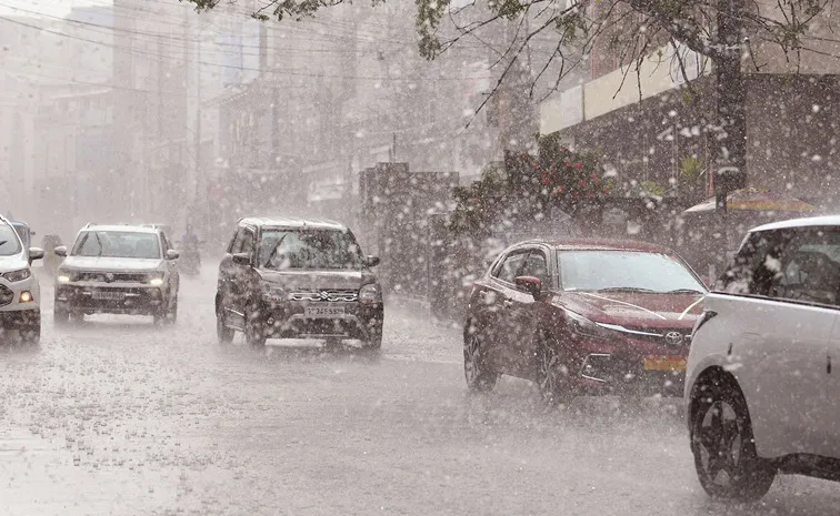 Rain lashes in few parts of Hyderabad City