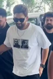 Netizens React As Allu Arjun Refuses Selfie With Fan At Mumbai Airport 1