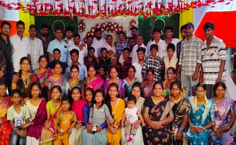 Birthday celebrations for centenarian woman at warangal