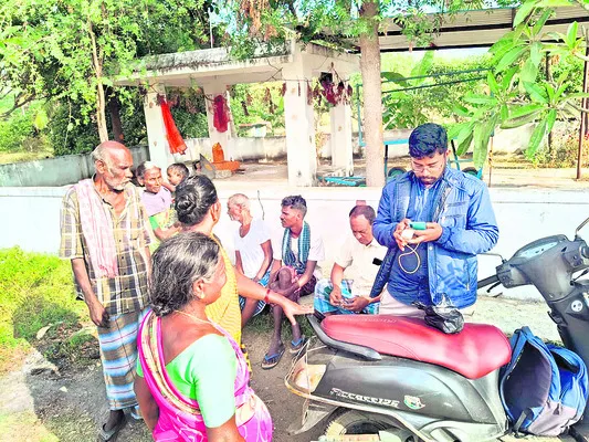 నేడు కార్యాలయాల వద్ద పడిగాపులు