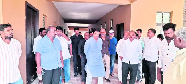 ఐదేళ్ల అభివృద్ధి టీడీపీ నేతలకు కనిపించదు