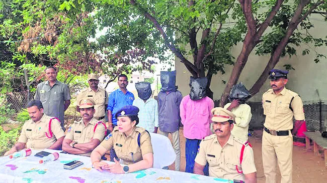 గంజాయి సాగుచేస్తున్న నలుగురి అరెస్ట్