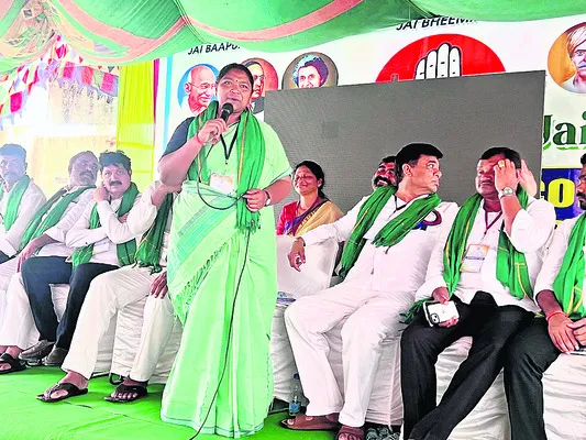 ఆదివాసీల అంతానికి కేంద్రం కుట్ర