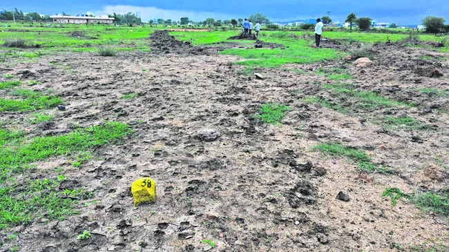 చెరువు శిఖం భూమి కబ్జా 