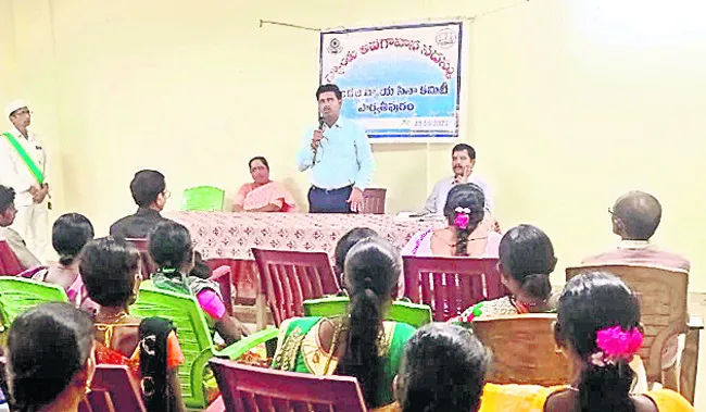 హక్కుల పట్ల గిరిజనులకు అవగాహన ఉండాలి
