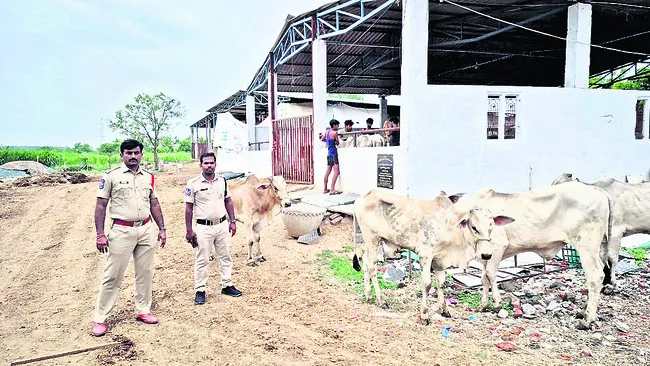 అక్రమ