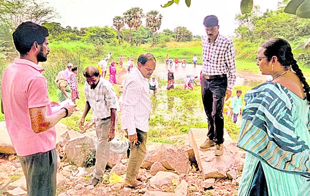 ఉపాధి పనుల్లో అక్రమాలకు పాల్పడితే చర్యలు