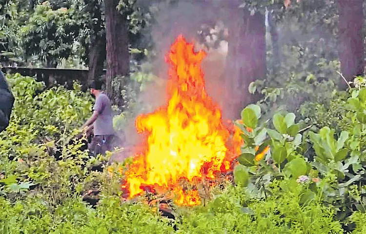 Police conduct last rites for Kesava Rao